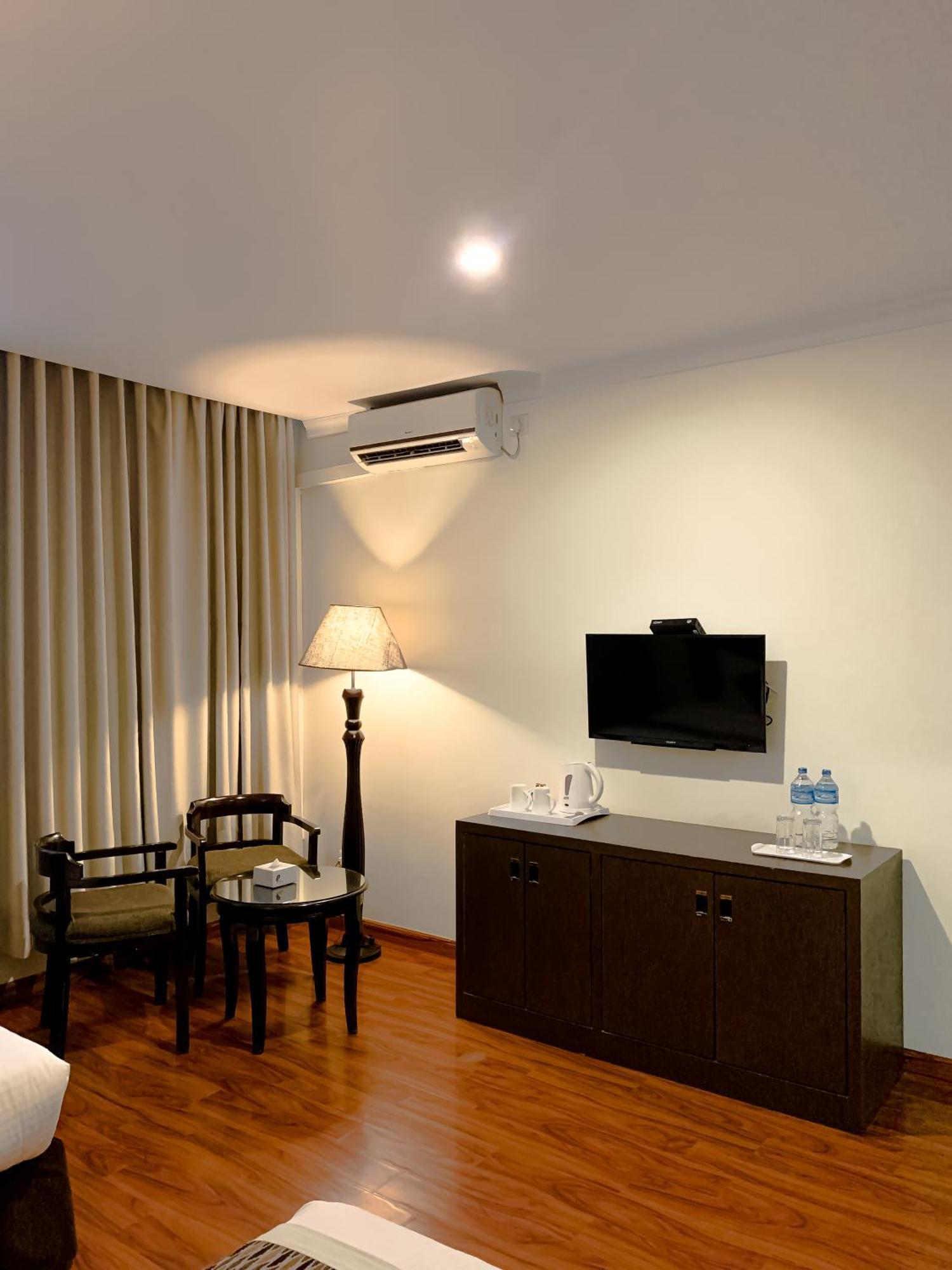 Vannasut Hotel And Spa Kathmandu Exterior foto